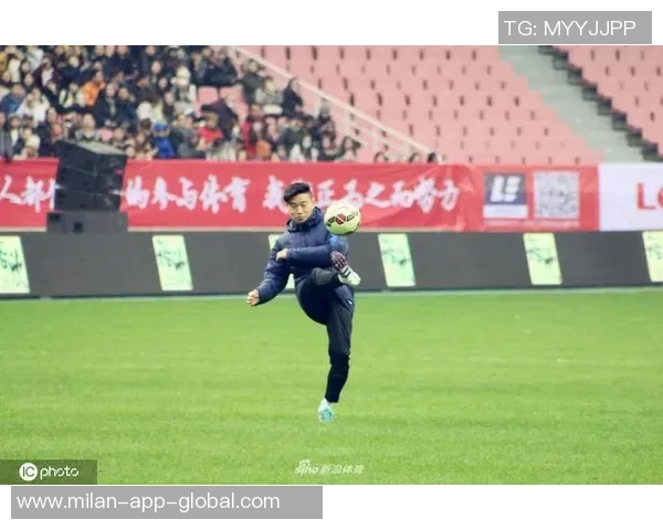 足球热潮下的综艺盛宴探索与球星同行的娱乐之旅