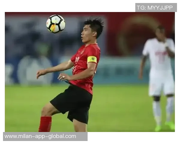 郑智荣膺亚洲足球先生的辉煌历程与对中国足球的深远影响